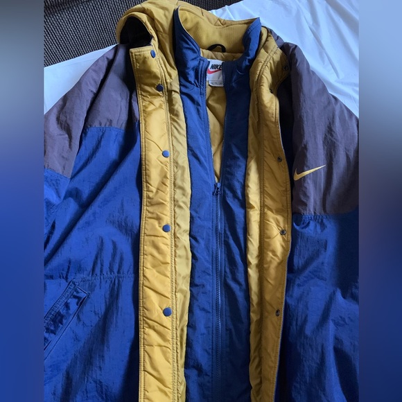 Nike hooded winter jacket - Picture 2 of 5